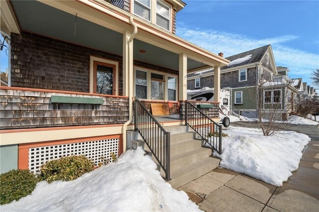 Photo - 25 Peckham Ave