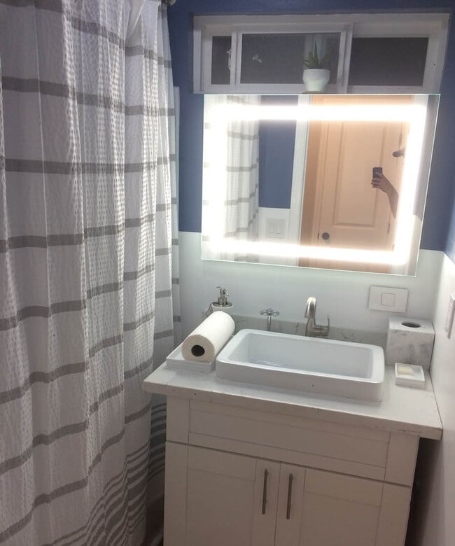 2633 E 14th St Unit 1 Bed 1 Bath ADU