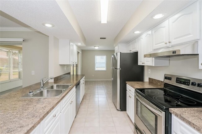 Photo - 1202 MacFarlane Ave