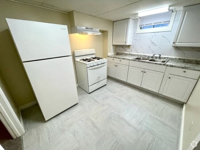 Building Photo - 1 Bedroom Apartment Downtown w/ Bonus Room... Unit D