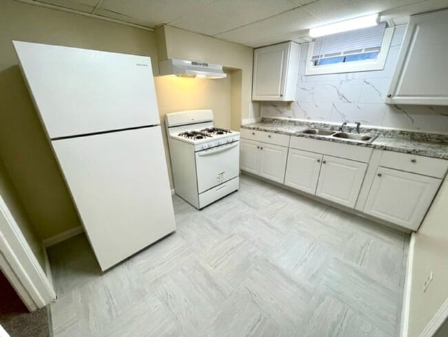 1 Bedroom Apartment Downtown w/ Bonus Room... - 1 Bedroom Apartment Downtown w/ Bonus Room... Unit D