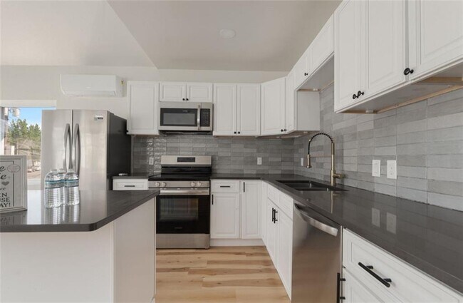 458-458 Smithfield Ave Unit 3