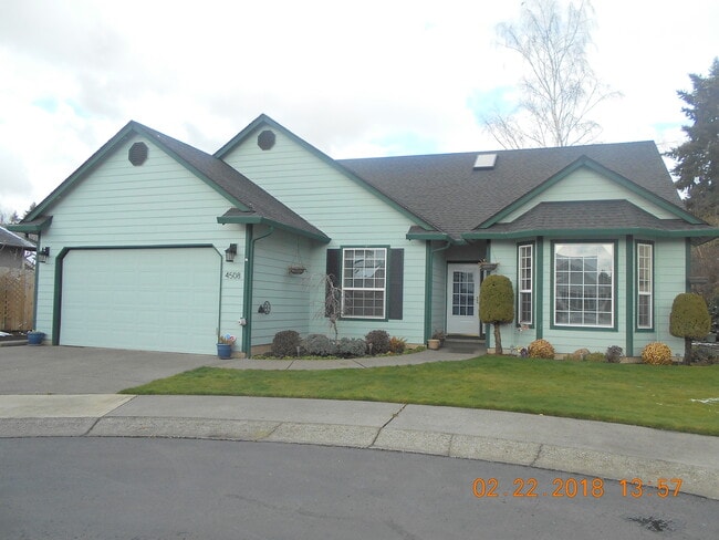 3 Bedroom Home in Sherwood Neighborhood - 3 Bedroom Home in Sherwood Neighborhood