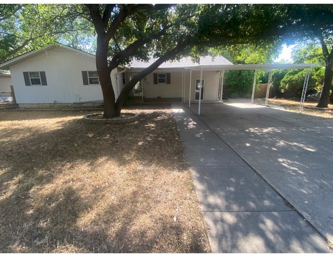 Photo - 1513 Berkshire St House