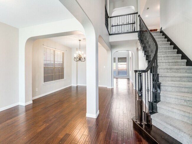 Photo - 3250 Woodbine Tr