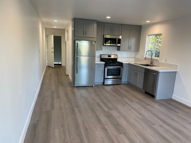 Photo - 1419 Allesandro St Unit B