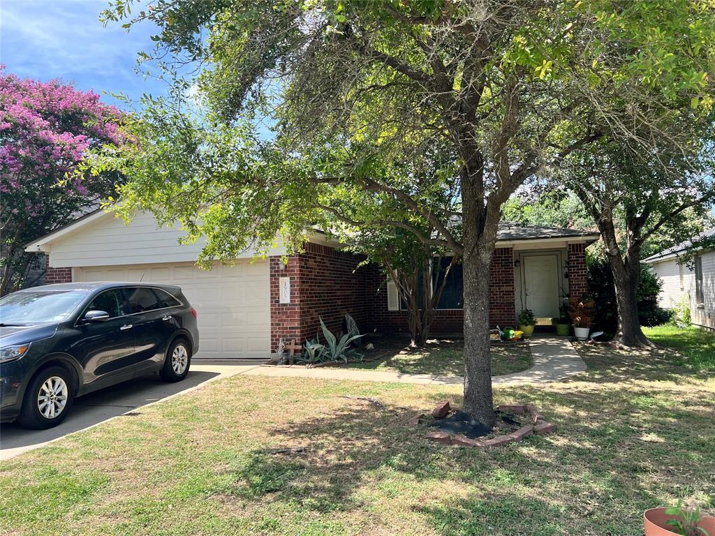 Photo - 1905 Hawksbury Way