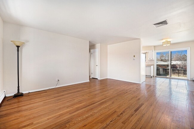 Photo - Spacious 4 bedroom home in the heart of Wheat Ridge!