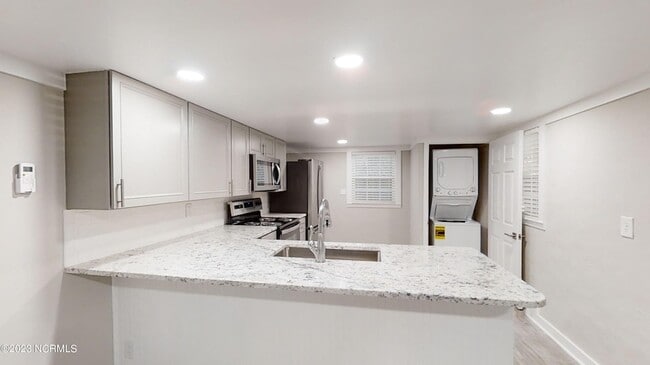 Photo - 1255 Central Dr