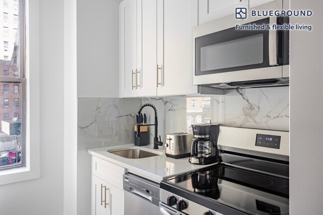 161 W 54th St Unit SI FL3-ID1853
