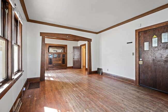 Photo - MUST SEE 5BD/2BA House close to U of M! Av...