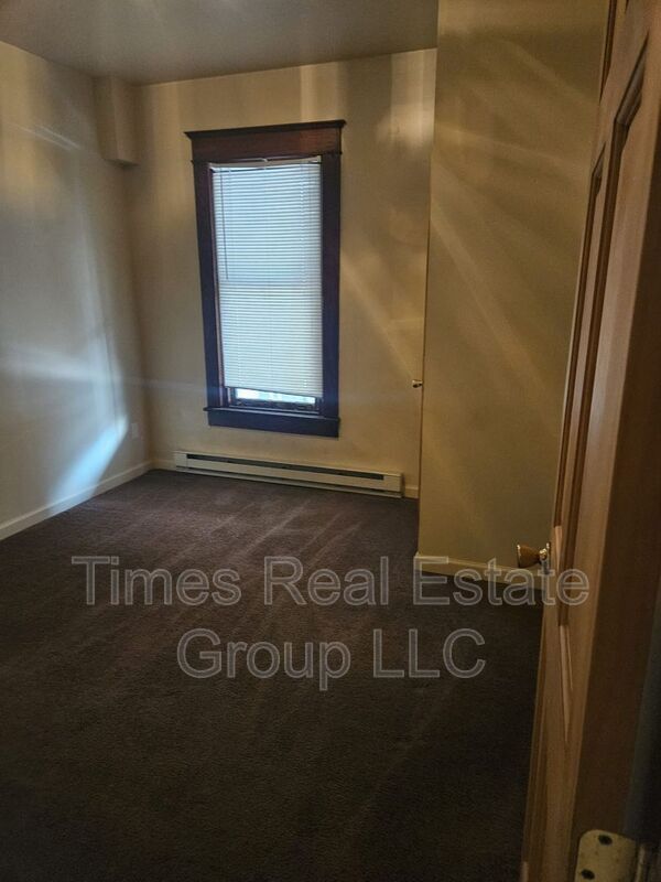 Photo - 19 W Main St Unit 1