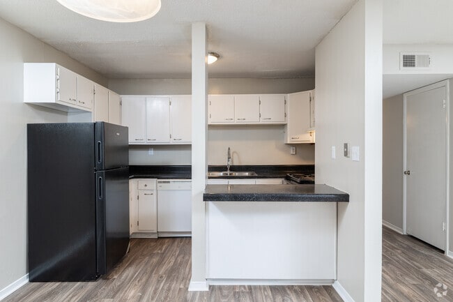 3BR, 1.5BA - 1,244SF | Kitchen