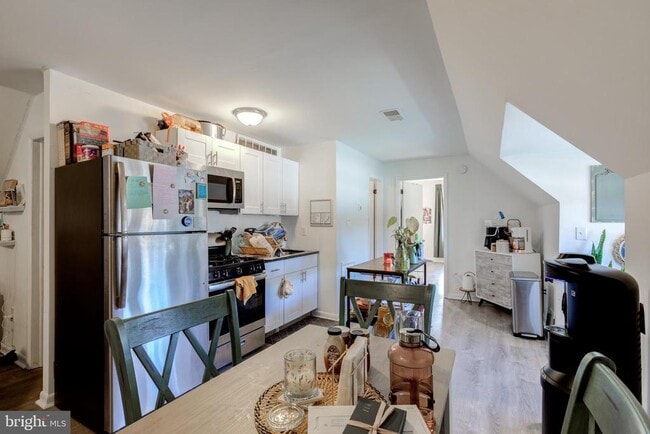 Building Photo - 4001 Cresson St Unit 3