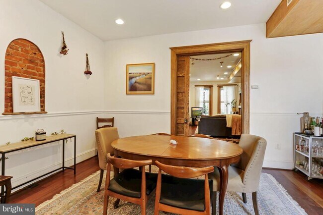 Photo - 1116 Monroe St NW