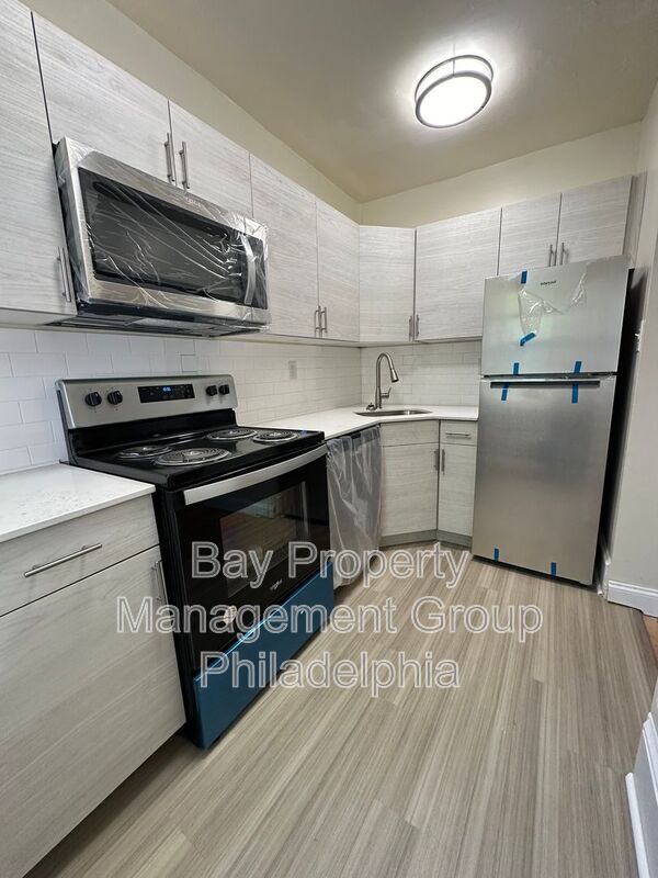 Photo - 2809 W Queen Ln Unit Apt 204