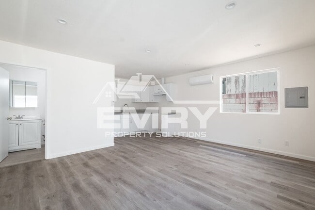 Photo - 3848 W 105th St Unit 3848 W 105th St Inglewood 3/4