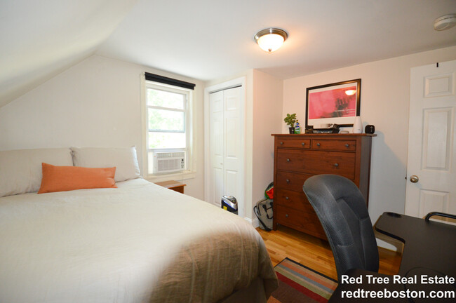 Photo - 678 Bennington St Apartment Unit #2