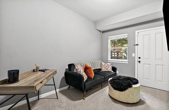 Photo - 4Bd/2.5Ba Renton Townhome