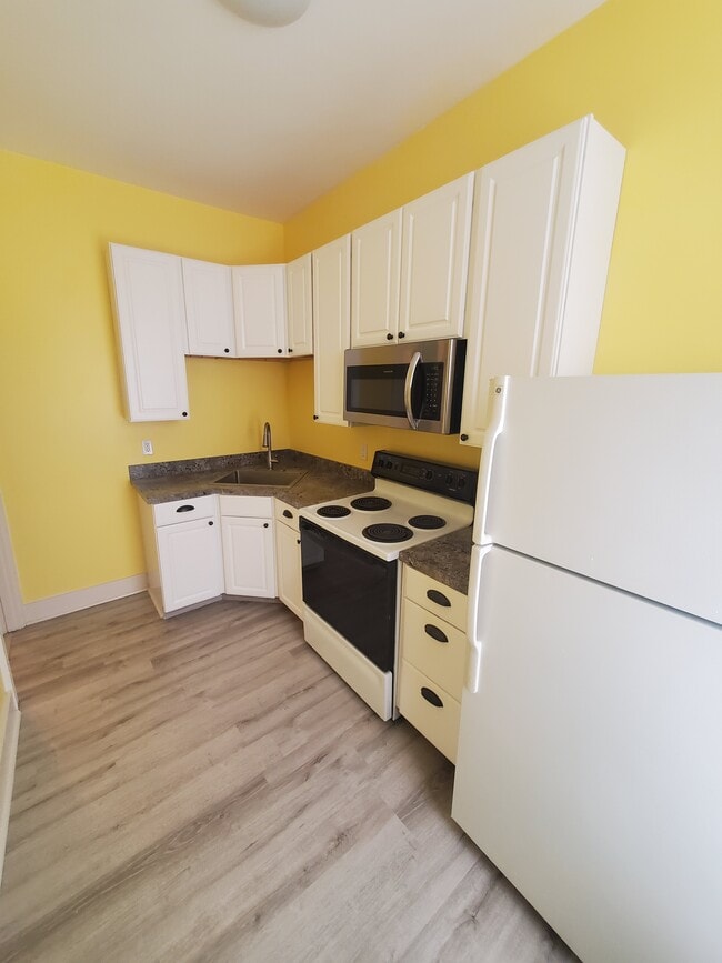 Building Photo - 364 N York St Unit 2F