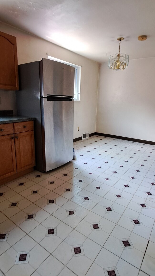 Enorme cocina comedor - 408 Brierly Ln