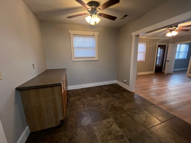 Photo - 307 W South St