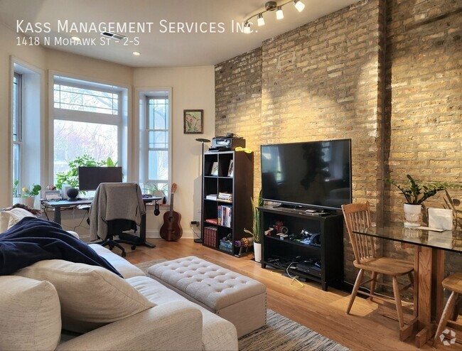 Building Photo - 1418 N Mohawk St Unit 2-S Rental