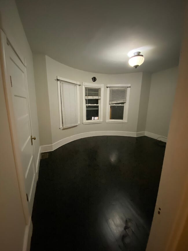 Building Photo - 9 Chilcott Pl Unit 3 Rental