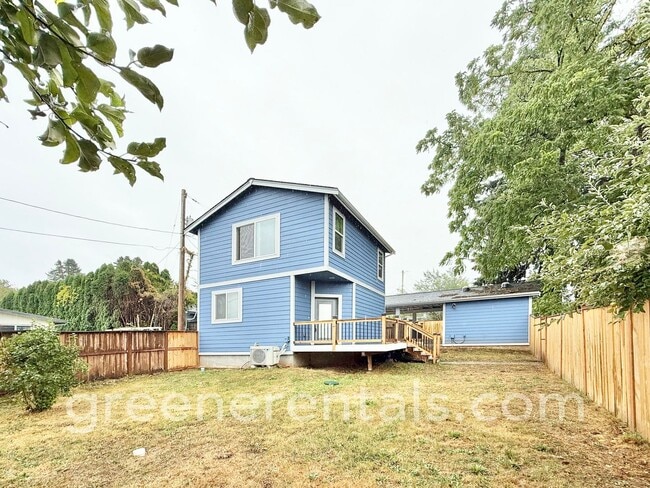 Building Photo - Modern 1-Bedroom Home with Yard, Deck & Ca...