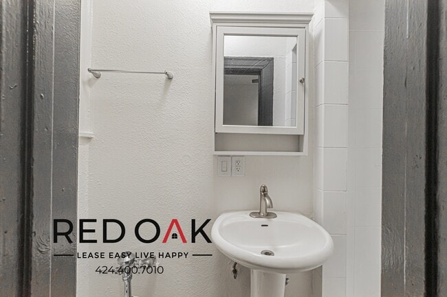 Photo - 5849 Sunset Blvd Unidad 111