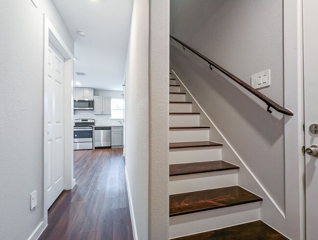 Photo - 6811 Glass St