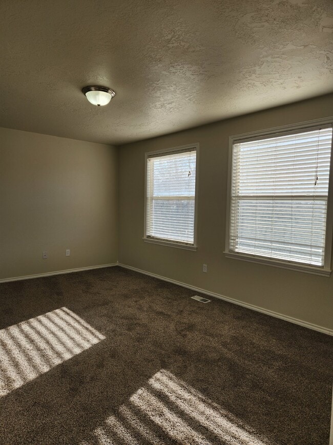 "Charming 4-Bedroom Boise Retreat with Cozy Fireplace and Spacious Living!"