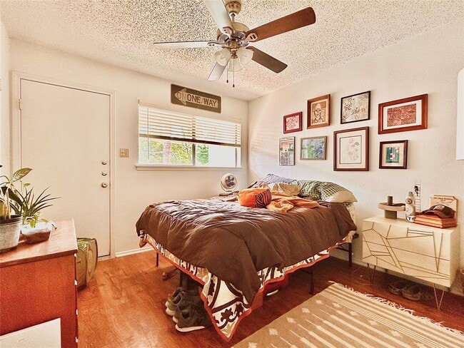 Photo - 2801 Hemphill Park Unit A301