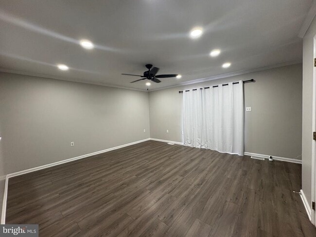 Photo - 105 Braeburn Dr