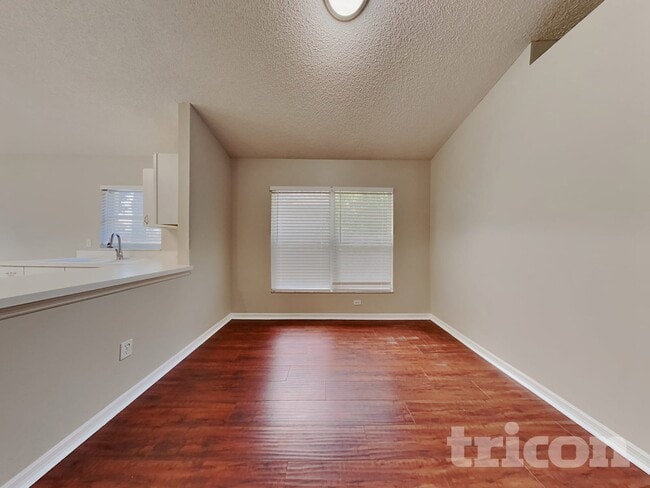 Photo - 545 Randon Terrace