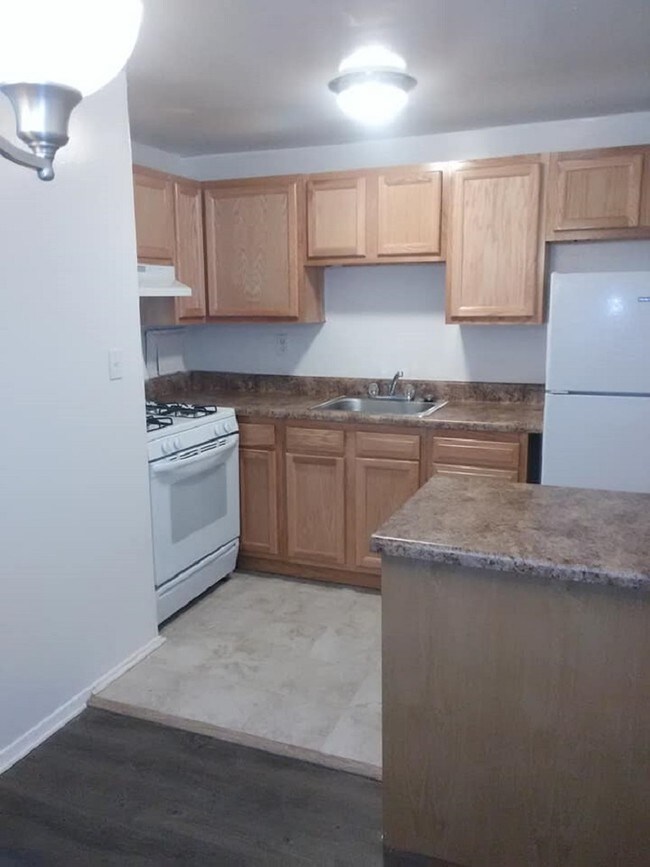 The Grand Hampton At Langley Apartments For Rent in Hampton, VA