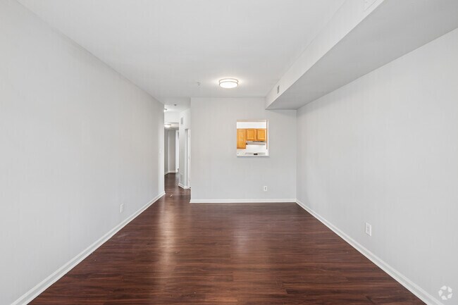 2BR, 1BA - 750SF - Living Room / Dining Room