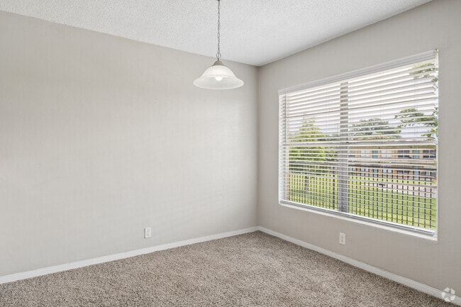 1BR, 1BA - 711SF - Dining Room - Park Apartments