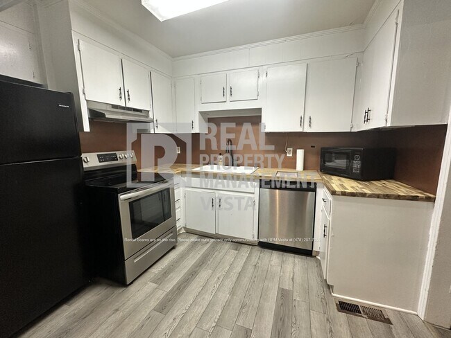 Photo - 346 E Main St