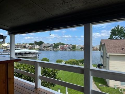 Building Photo - 127 April Point Dr N Rental