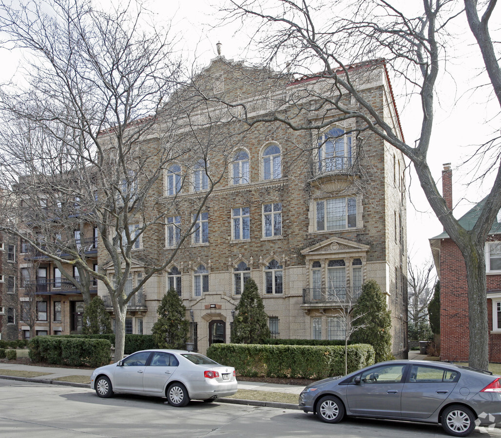 2550 Lake - 2550 Lake Apartments