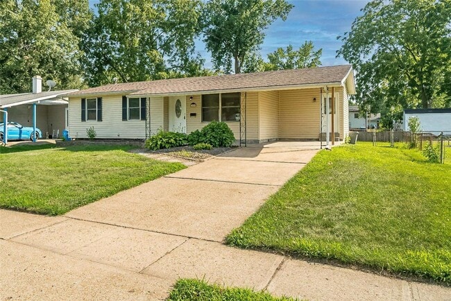 Photo - 1060 Kingsbrook Ln