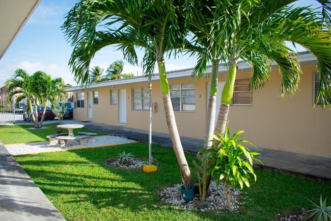 Photo - Airport Square