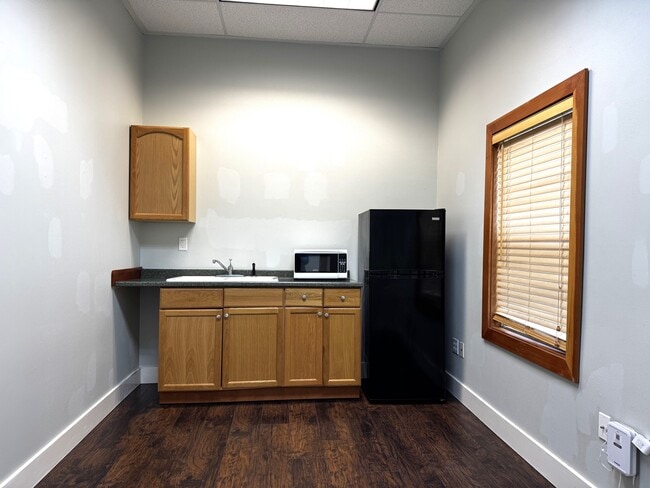 Photo - 7025 California Ave SW