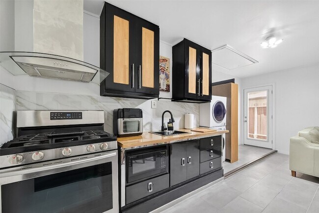 Photo - 4423 Sloangate Dr Unit A