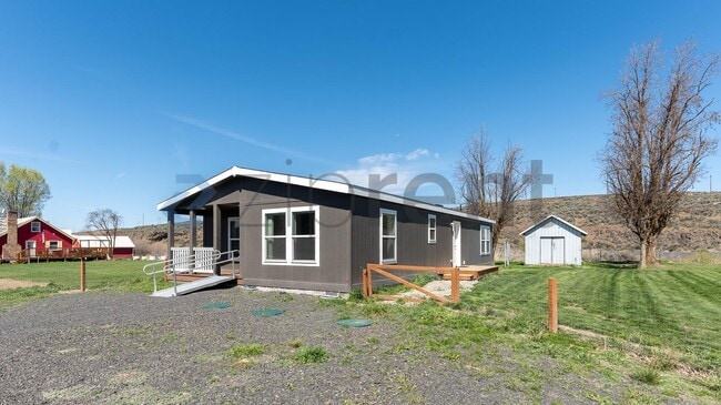Building Photo - Unit