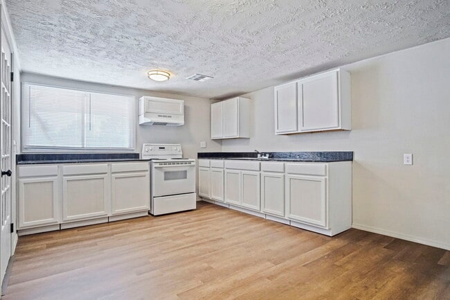 Photo - 3009 SE 18th St