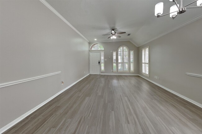 Photo - 14515 Enola Dr