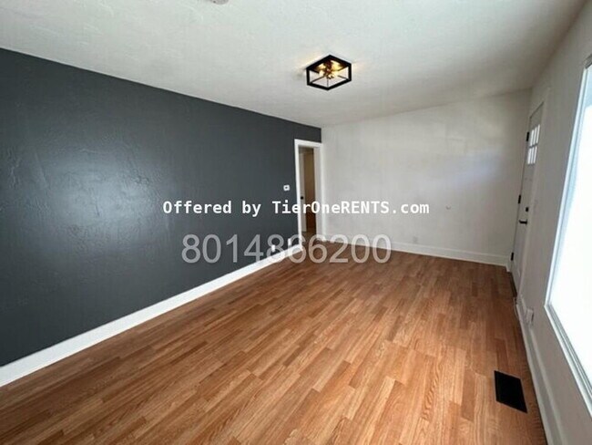 Photo - Move-in special: $500 off First months rent