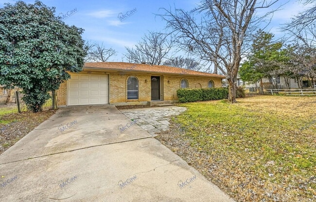 Photo - 207 Evelyn St